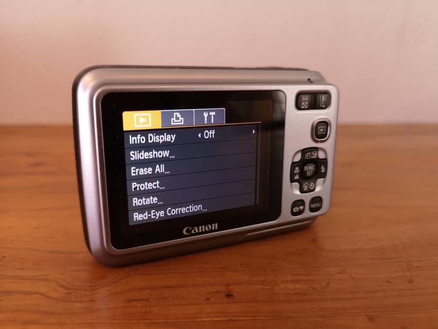 **Late entry** Canon Powershot A490 digital compact point & shoot camera