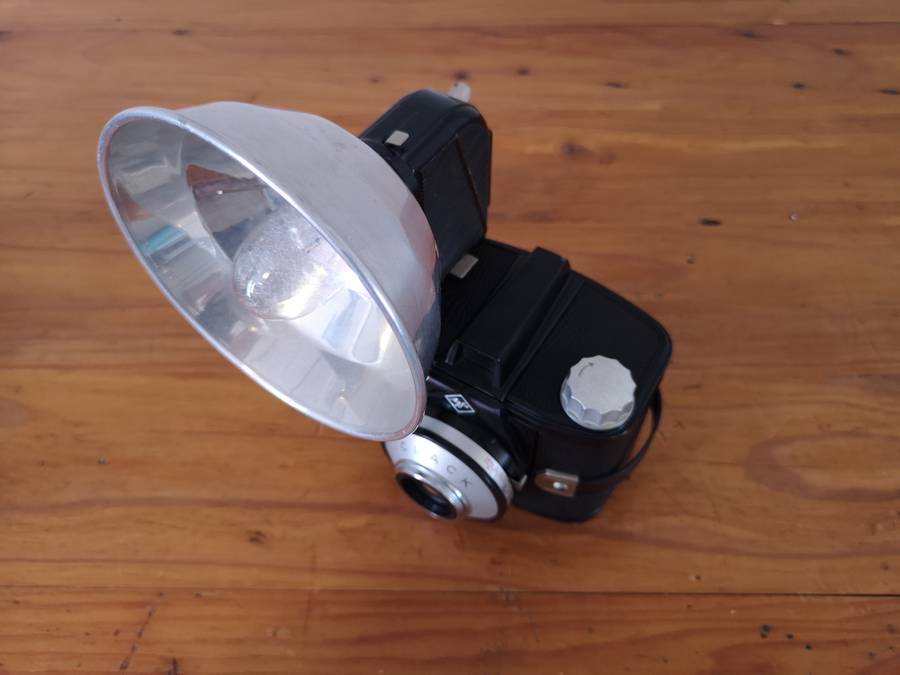 Agfa Clack bakelite camera and flash