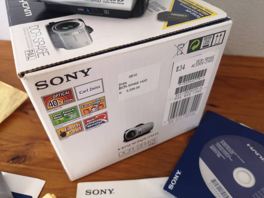 Sony Handycam DCR-SR46E *CCD Sensor* *Carl Zeiss optics*
