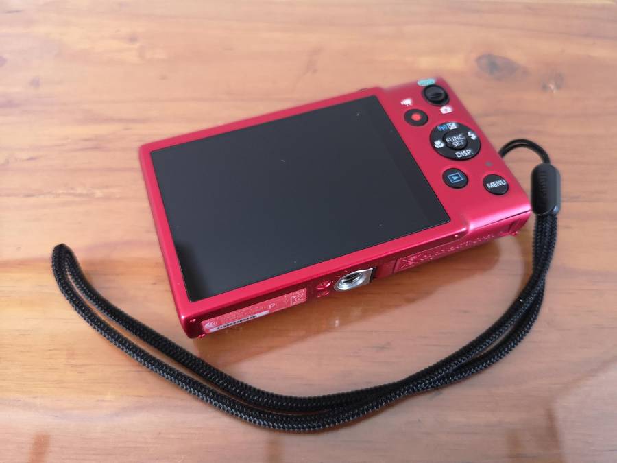 Canon IXUS 140 digital compact camera *16 mp CCD sensor, WiFi*