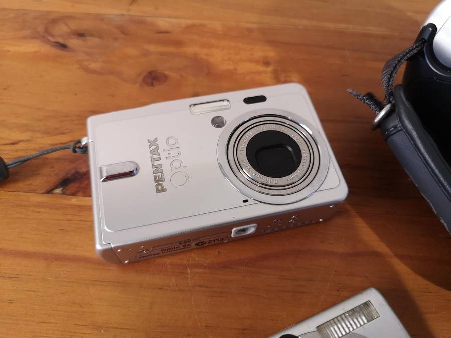 Digital cameras job-lot **parts or repair**