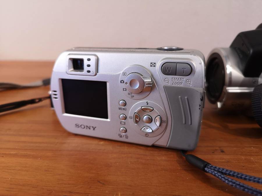 Digital cameras job-lot **parts or repair**