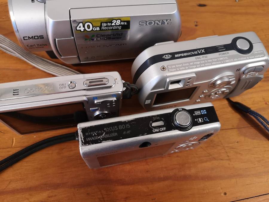 Digital cameras job-lot **parts or repair**