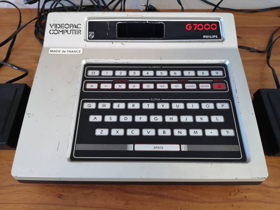 Vintage Philips G7000 videopac computer