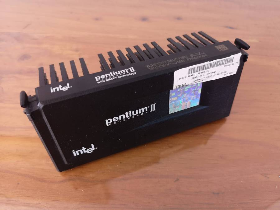 Vintage Intel Pentium II 350Mhz processor