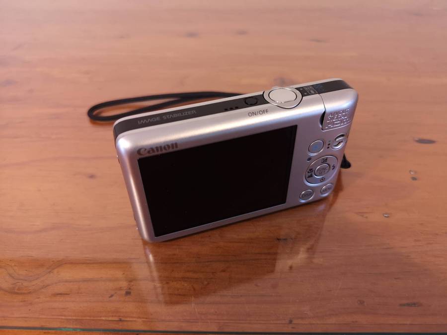 Canon Digital Ixus 120 IS ultra compact digital camera