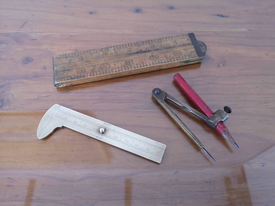 Small lot of vintage brass & wood tools