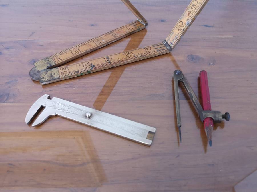 Small lot of vintage brass & wood tools
