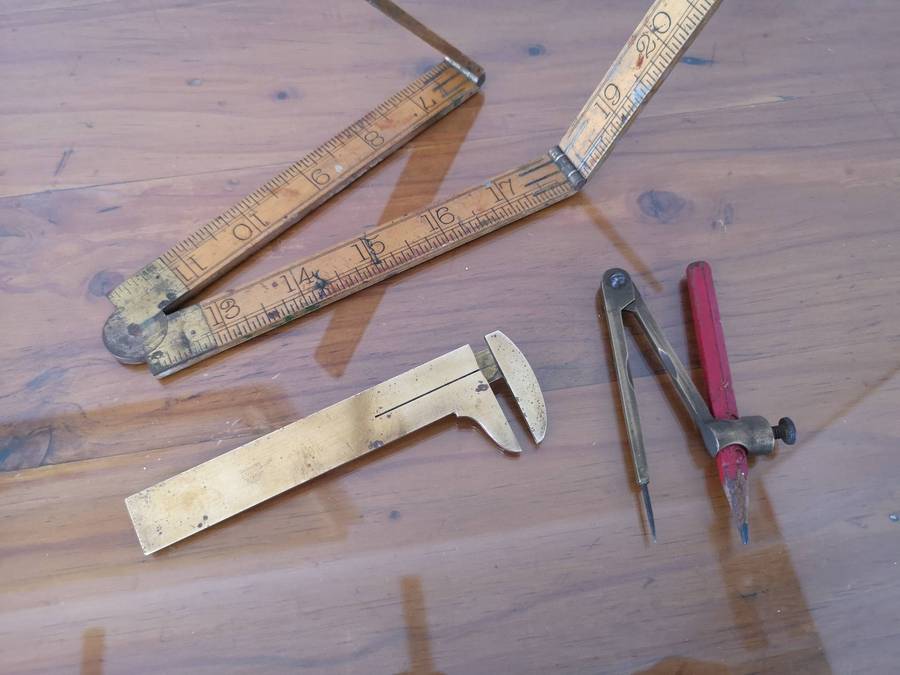 Small lot of vintage brass & wood tools