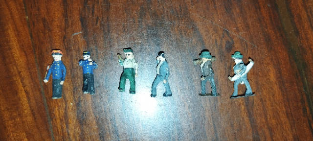 6 Mixed Workmen Figures - HO Scale