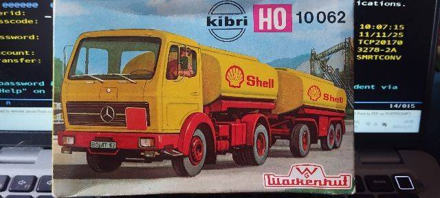 Kibri Mercedes Benz Petrol Tanker Truck & Trailer - Shell  - 1/87 Scale