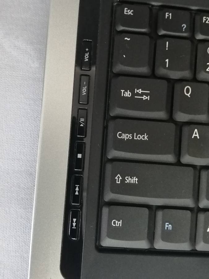 ACER ASPIRE 5670 VINTAGE LAPTOP - "COLLECTORS"