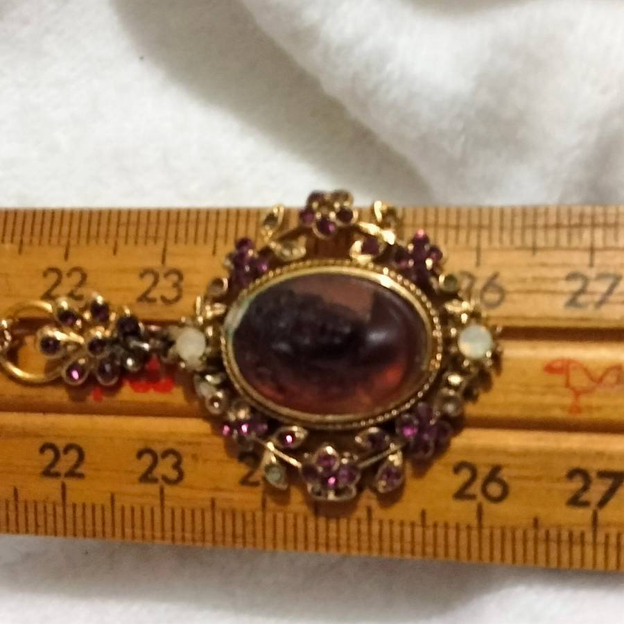 Necklace 1980 CAMEO 3D Glass Amethyst fab Rhinestones in flowers+leaves rope trim chain gold tone