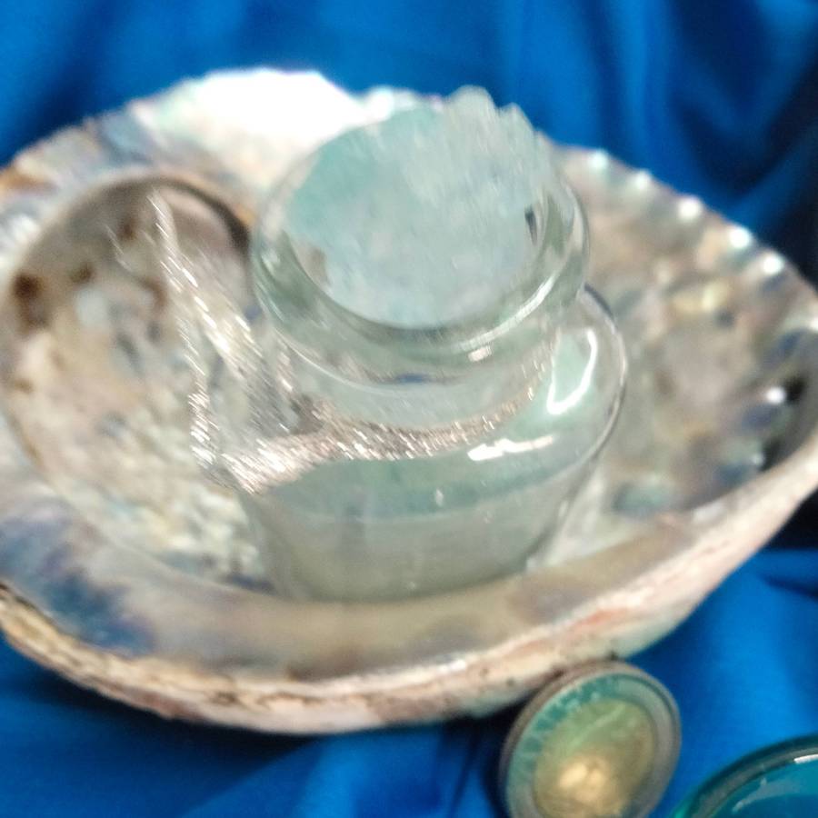 Abalone organic shell+2 glass bottles 1 full blue salt crystals+Perfume empty+stopper 3 hankies
