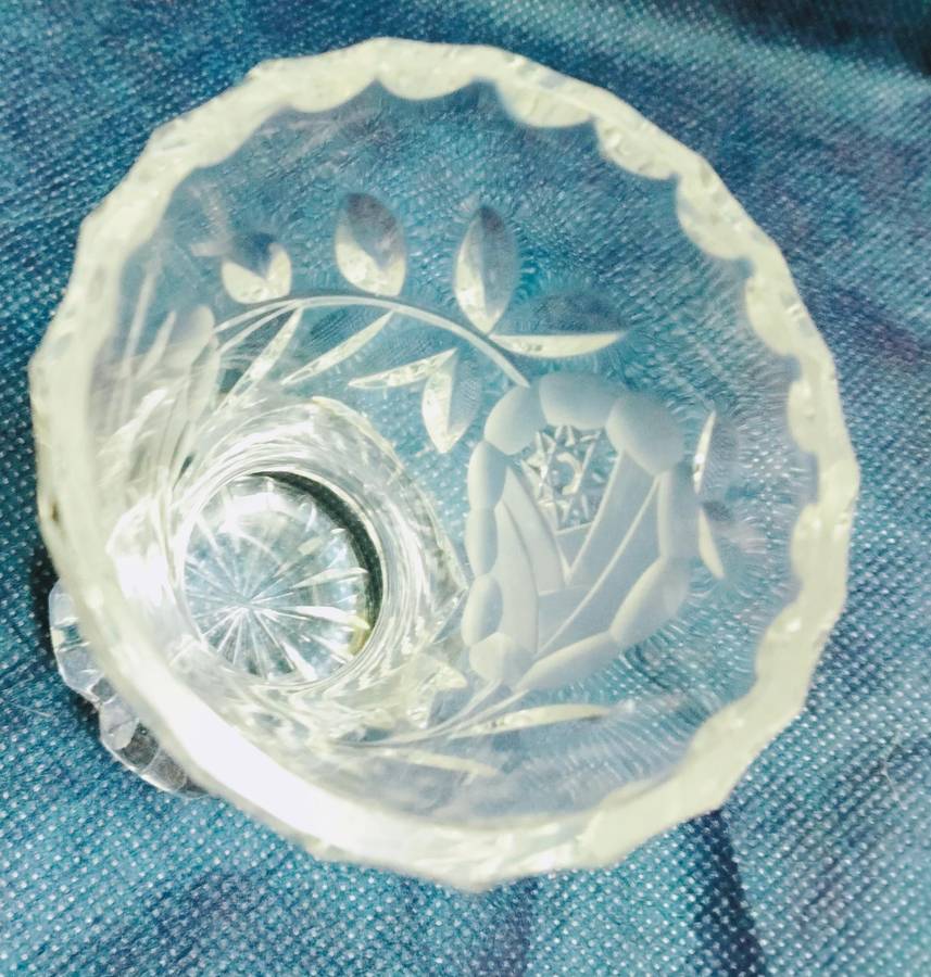 Crystal ROSE cut glass Posy bud Vase top rim-Crimped-Thumbie-Star base +Boy Silver tone Charm+ chain