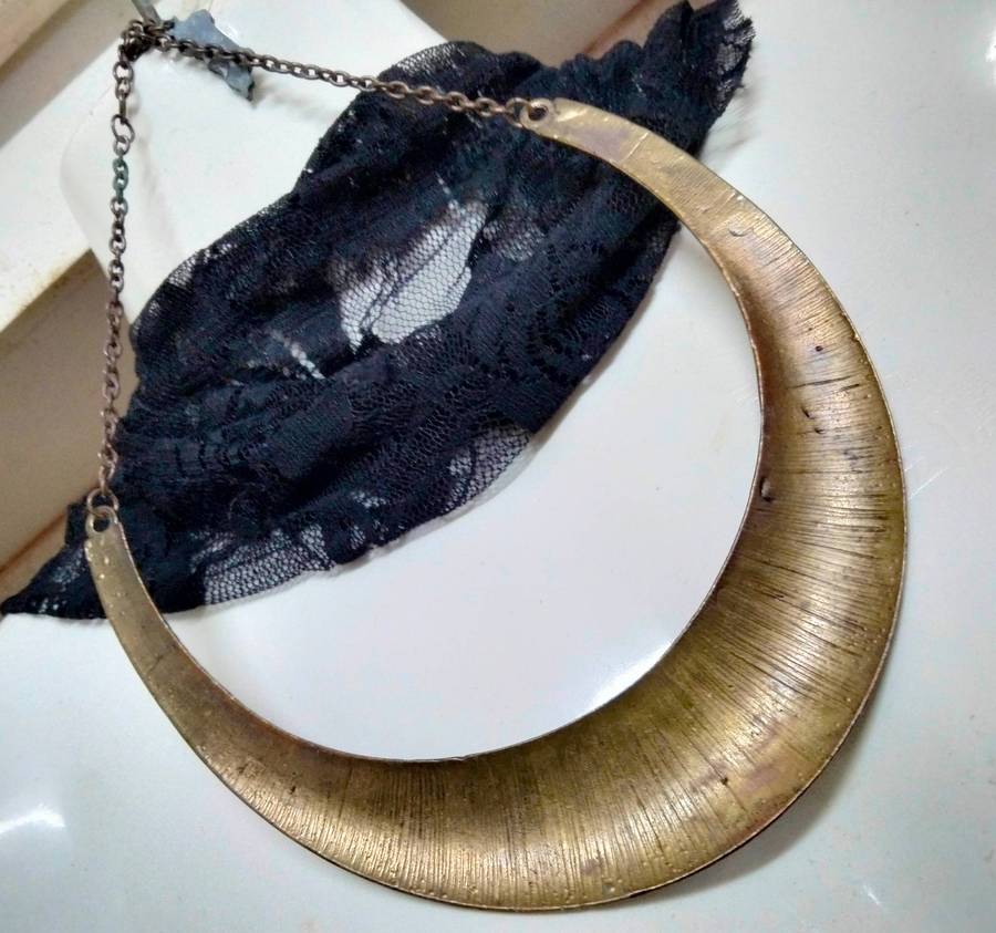 Necklace Choker Metal Goldish tone DAZZLING design Snake Skin - LOOK At MY BUY NOW items NO WAITING