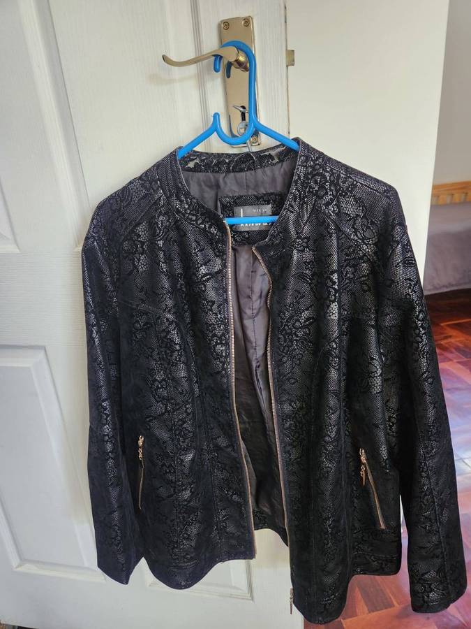 Ladies gorgeous black floral design jacket with gold zips