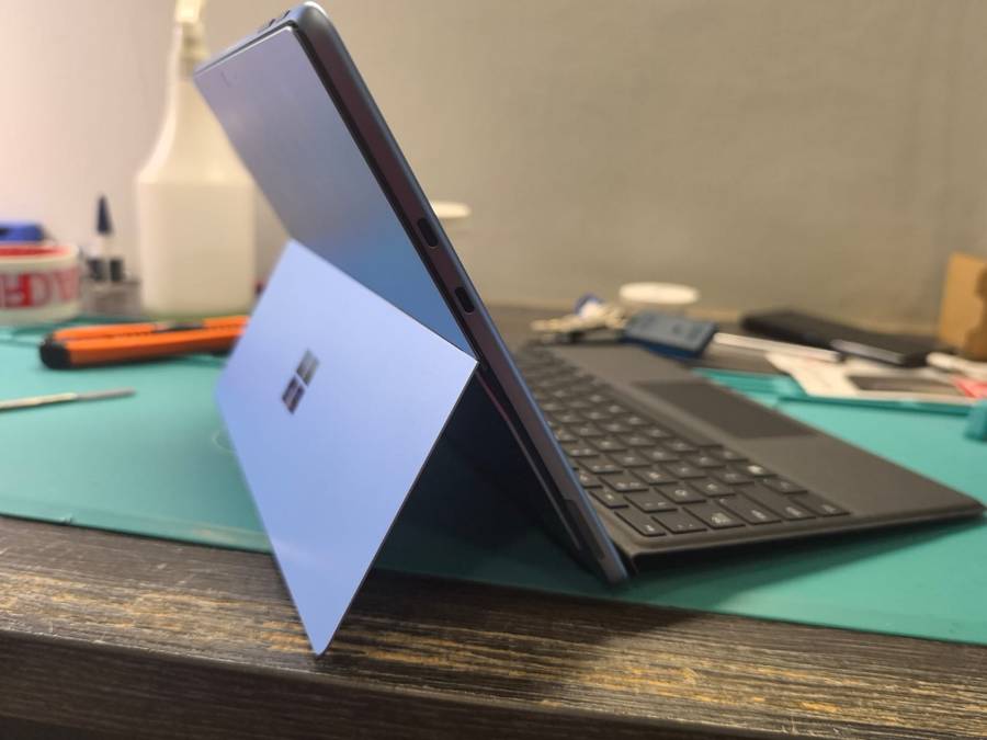 Microsoft Surface Pro 9 + Keyboard + Pen