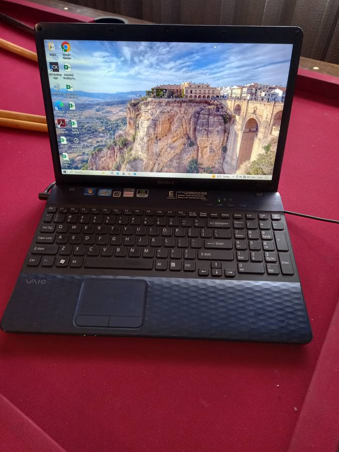 SONY VAIO E SERIES - INTEL CORE i5 - 500GB HARD DRIVE