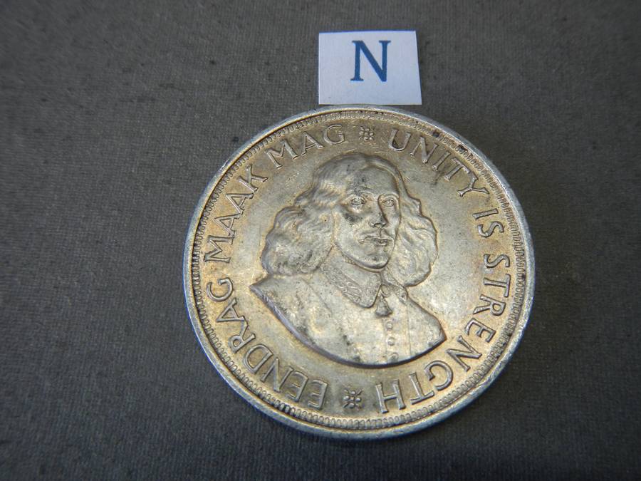 SOUTH AFRICAN 1964 SILVER 50 CENTS COIN