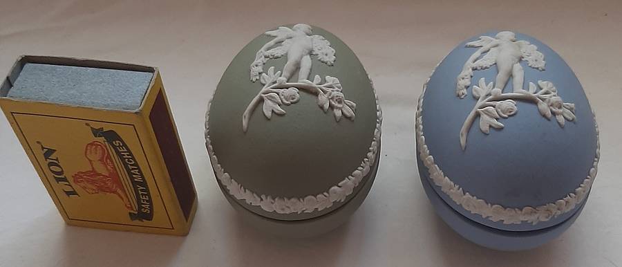 TWO WEDGWOOD JASPERWARE EGG SHAPED TRINKET VANITY/JEWELLERY HOLDERS