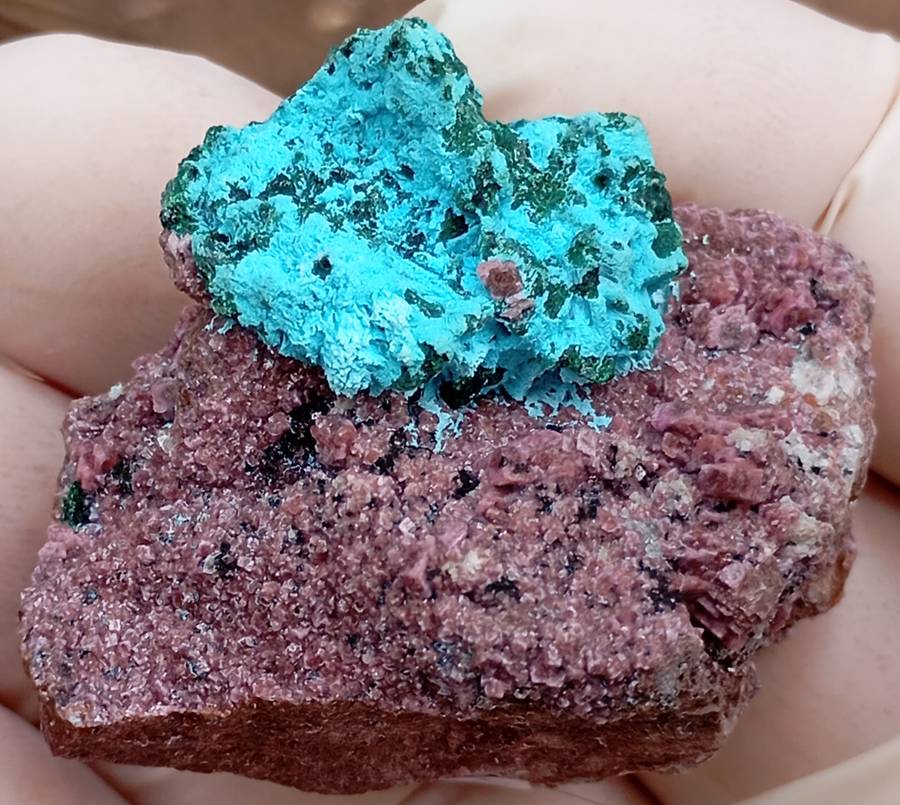 Cobaltoan calcite chrysocolla malachite - Kakanda deposit DRC Congo
