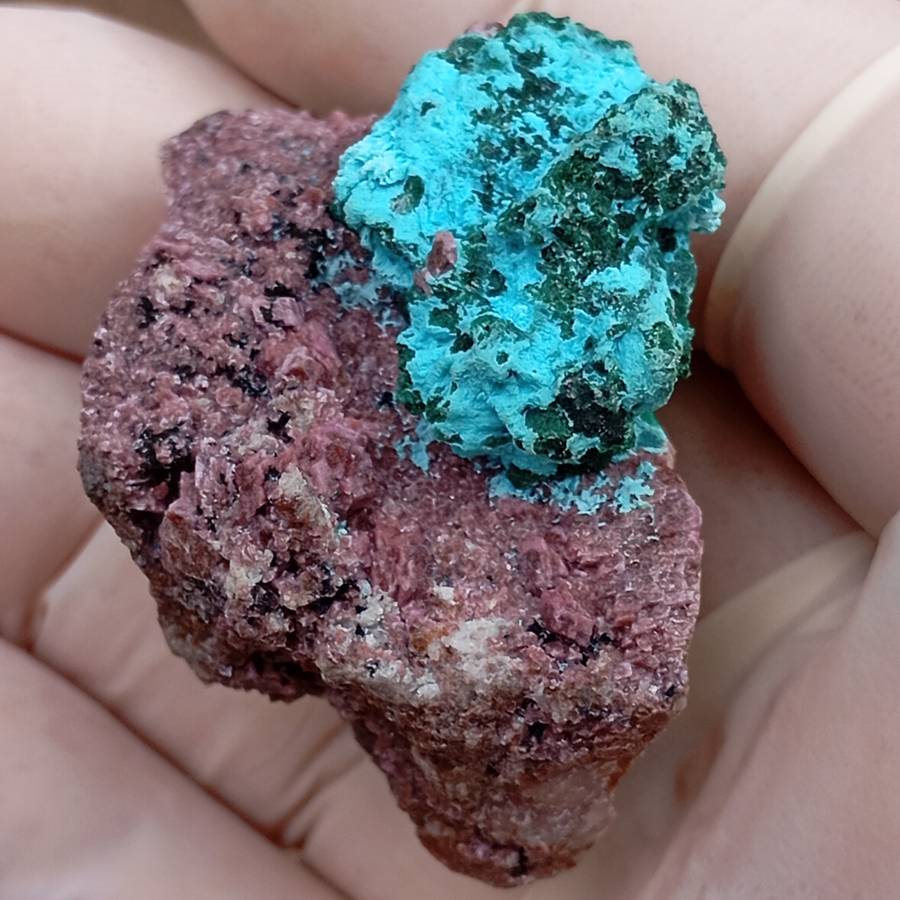 Cobaltoan calcite chrysocolla malachite - Kakanda deposit DRC Congo