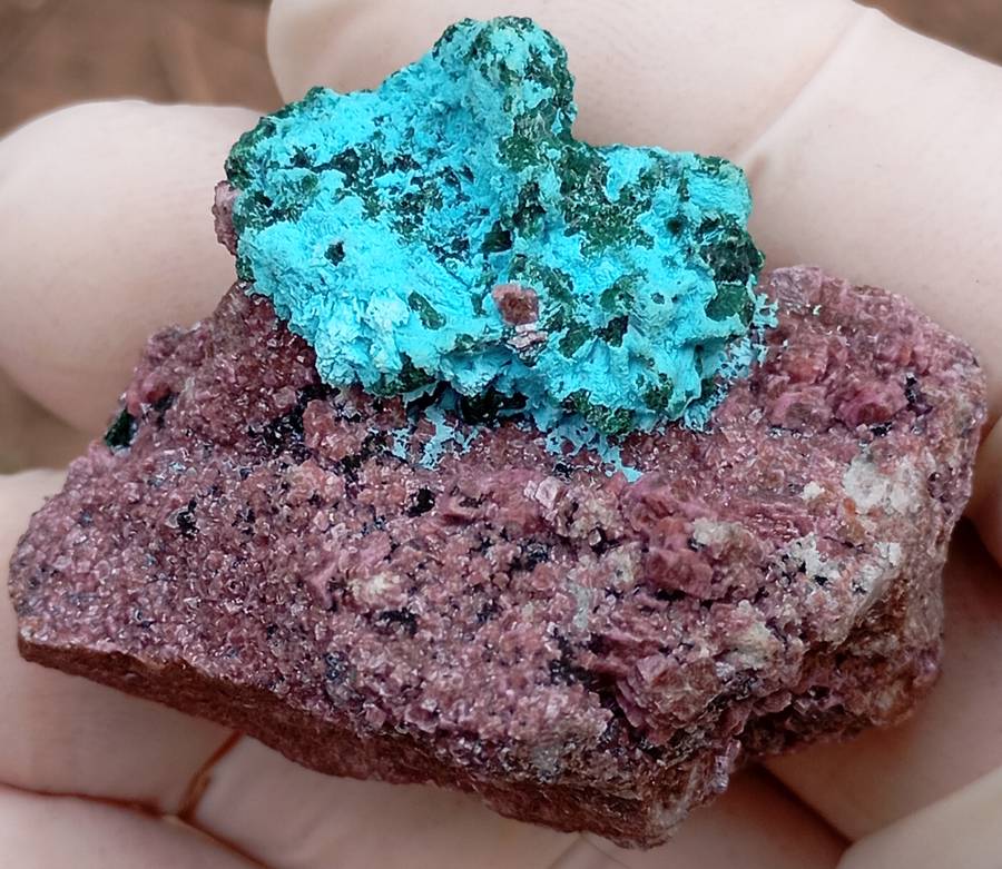 Cobaltoan calcite chrysocolla malachite - Kakanda deposit DRC Congo