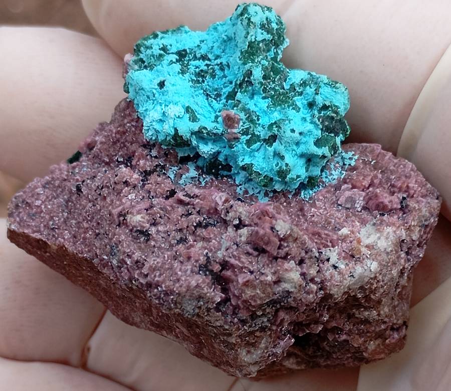 Cobaltoan calcite chrysocolla malachite - Kakanda deposit DRC Congo