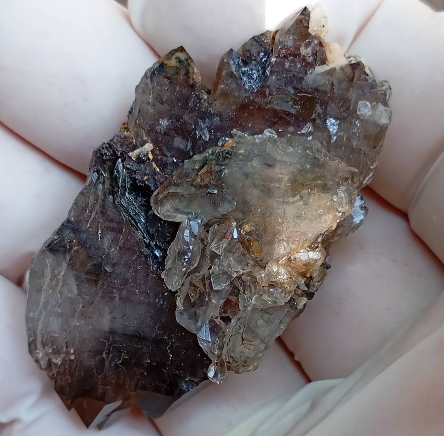 Floater aegirine illmenite feldspar quartz - Zomba Plateau Mount Malosa Malawi