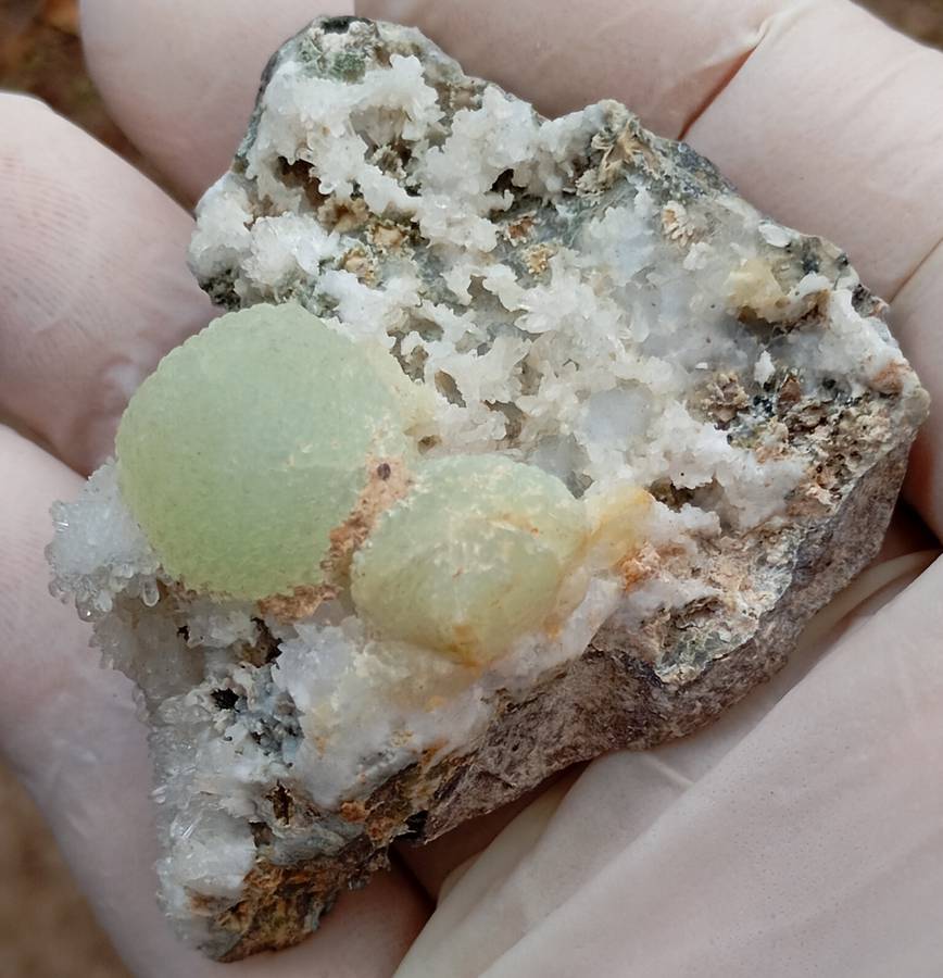 Prehnite quartz - Locality unknown