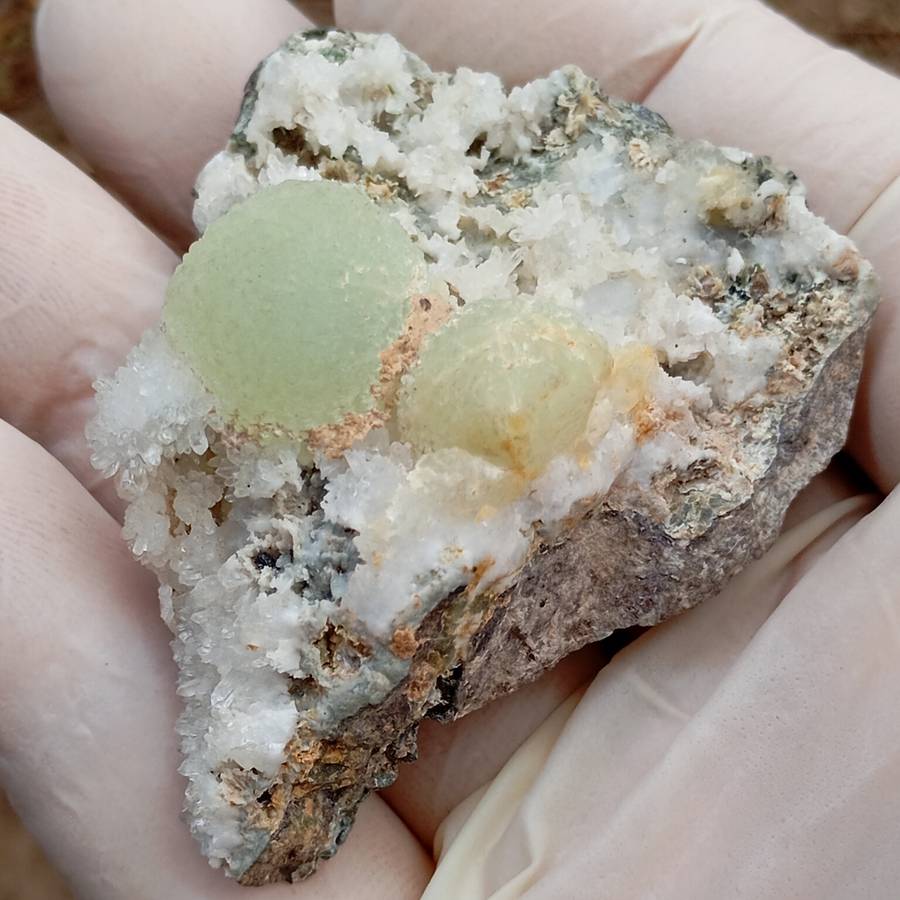 Prehnite quartz - Locality unknown