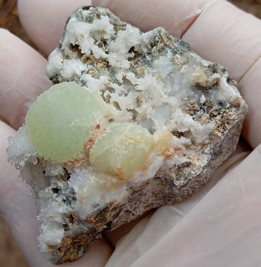 Prehnite quartz - Locality unknown