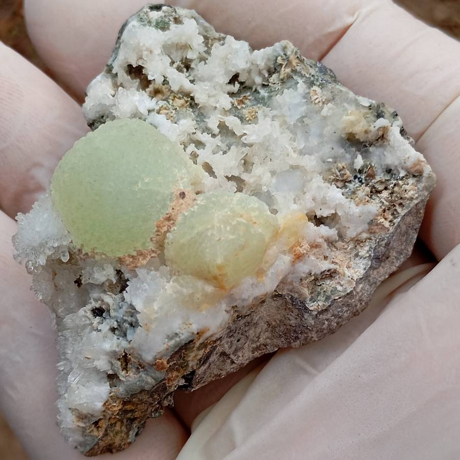 Prehnite quartz - Locality unknown