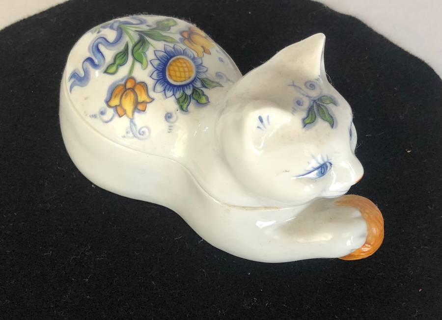 Collectable Elizabeth Arden -Roma Al Fresco- Cat Shaped Trinket Holder