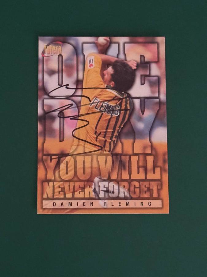 Cricket Card - *SIGNED* Damien Fleming 1996 Futera Cricket Card
