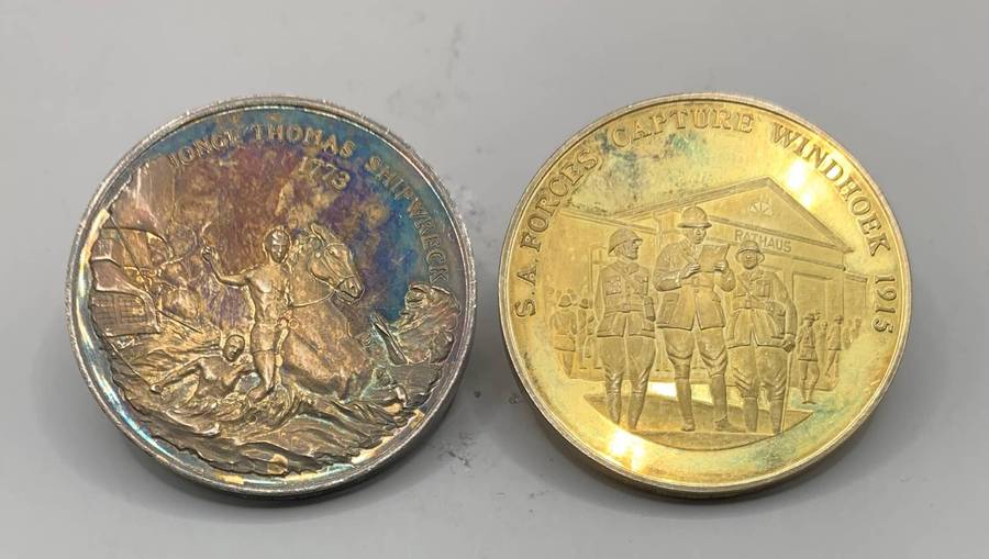 (  GILDED SILVER  )   HISTORY OF SOUTH AFRICA     TWO MEDALLIONS      ONE BID FOR BOTH