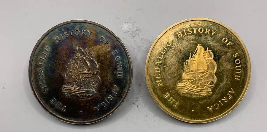 (  GILDED SILVER  )   HISTORY OF SOUTH AFRICA     TWO MEDALLIONS      ONE BID FOR BOTH