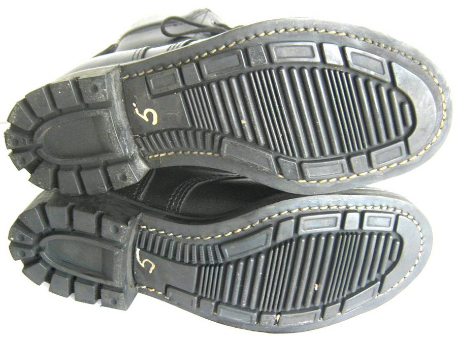 S.A. NAVY BLACK COMBAT BOOTS SIZE 5 IN UNUSED CONDITION