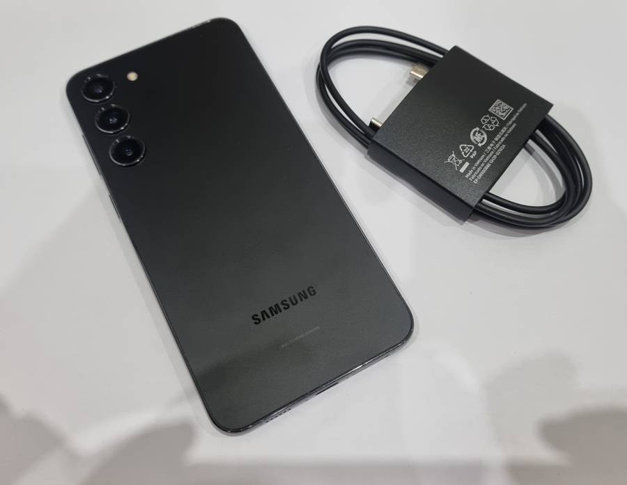 Samsung S23 PLUS. 256gb. Excellent condition.