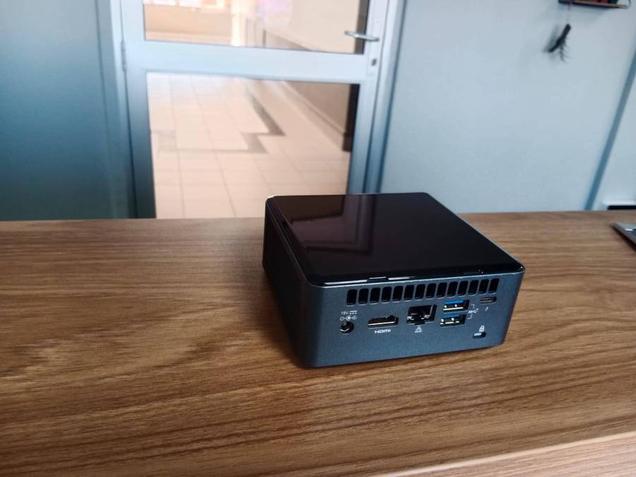 Intel NUC 10 i7-10710U | 16GB | 128GB SSD | Windows 11 Pro