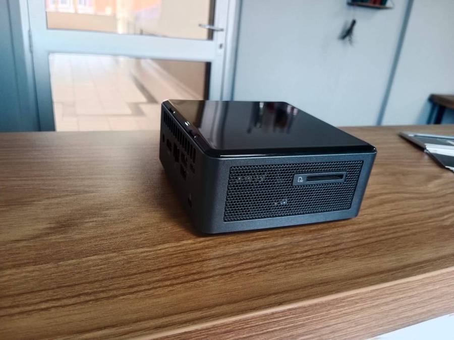 Intel NUC 10 i7-10710U | 16GB | 128GB SSD | Windows 11 Pro