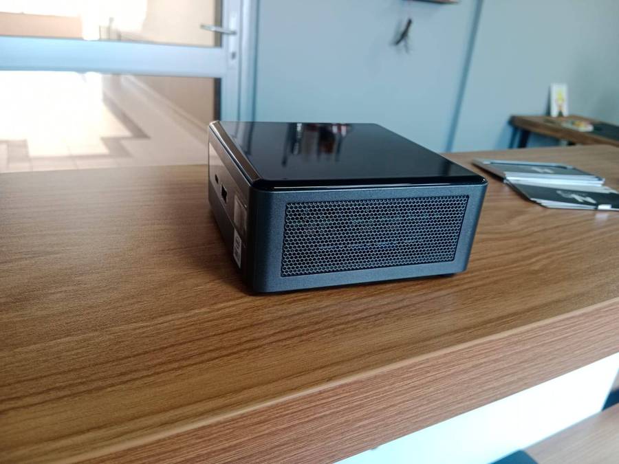 Intel NUC 10 i7-10710U | 16GB | 128GB SSD | Windows 11 Pro