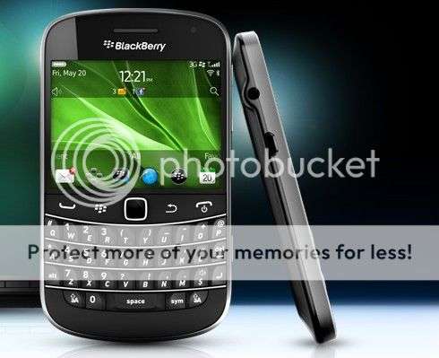 GENUINE Blackberry 9900, BOXED with all accessories, UNLOCKED