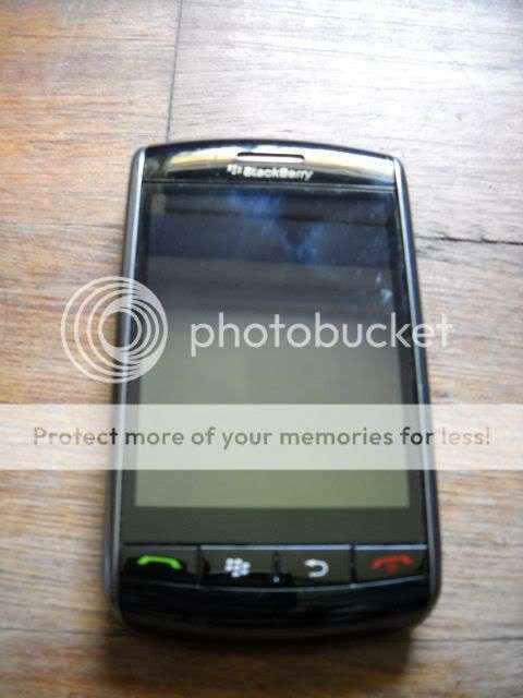 Blackberry STORM 9530 + accessories