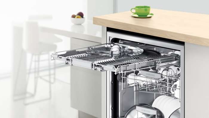 Easily load and safely wash cutlery
