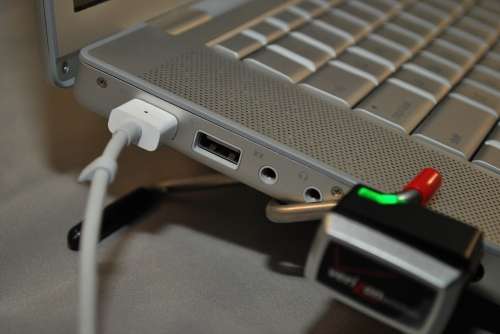 latosta ports light laptop stand.jpg