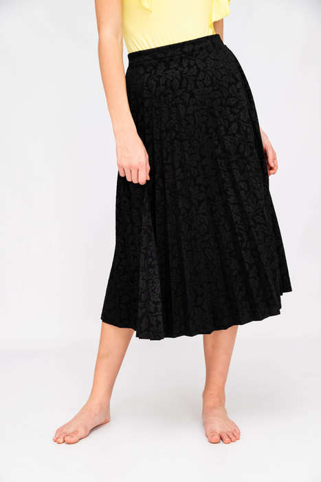 Victoria Black Pleated Midi Skirt