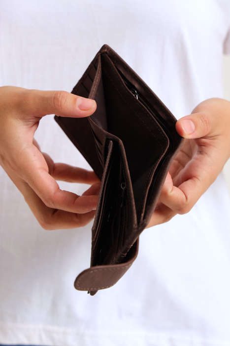 Men's Genuine Leather Bi-Fold Wallet With Multiple Compartments