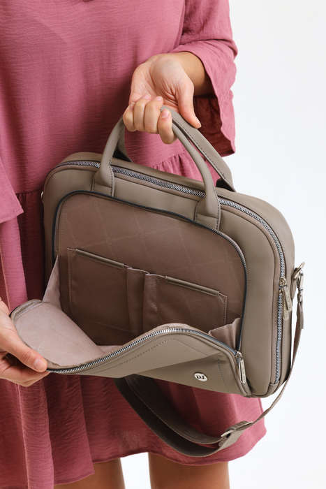 David Jones Executive 13 Inch Travel Handbag Laptop Bag